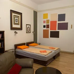 Abc , Budapest Hungría
